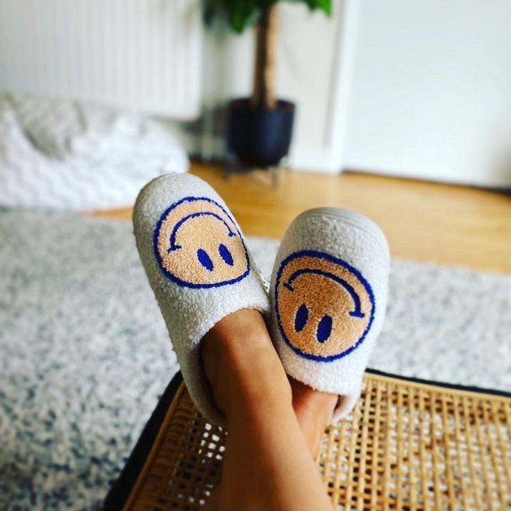 |Happy Slippers|
